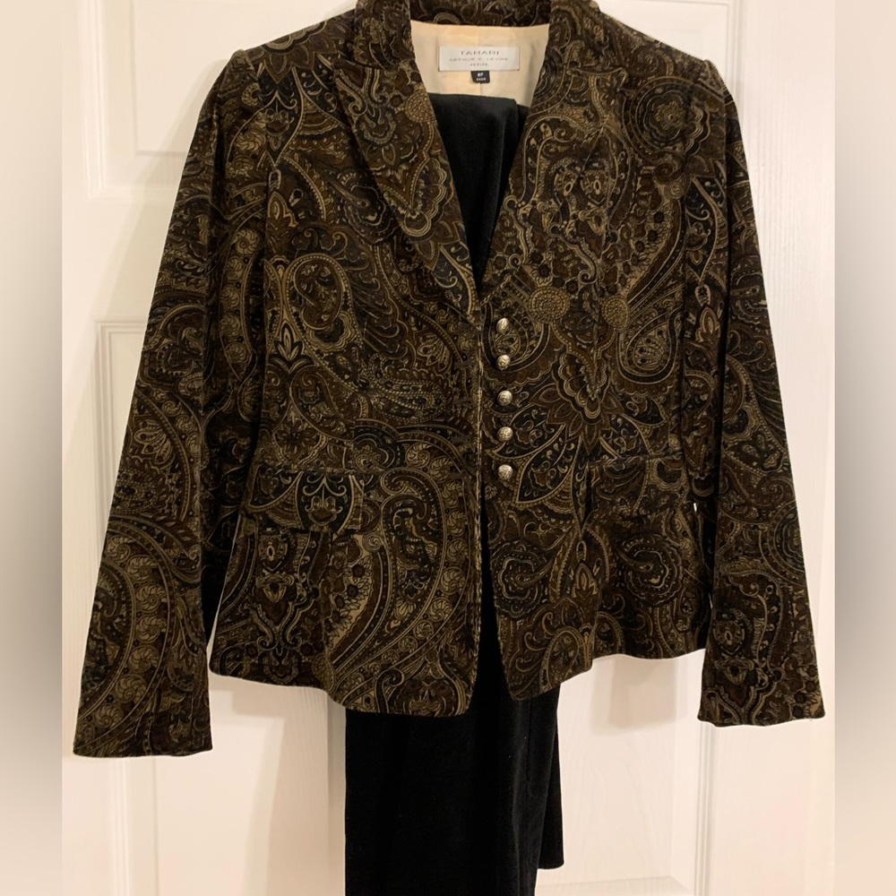 TAHARI 2 pc corduroy paisley
